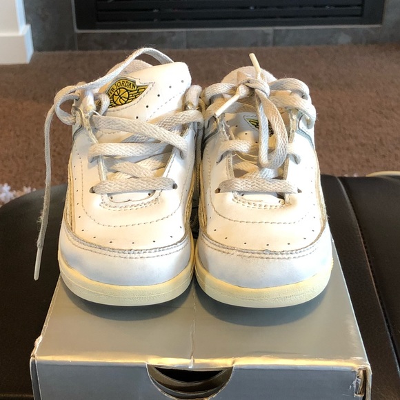Air Jordan 2 “Pure White” size 7c - Picture 2 of 3